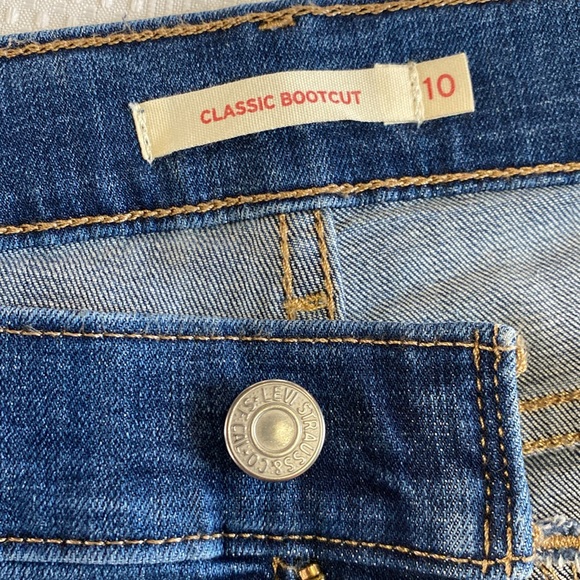 Levis Classic Bootcut Denim Jean - Picture 8 of 11